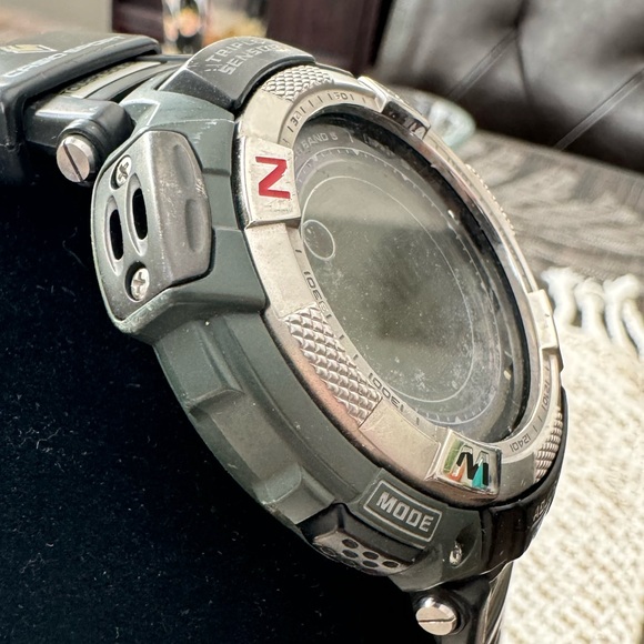 Casio Pathfinder (Men) - Picture 3 of 5